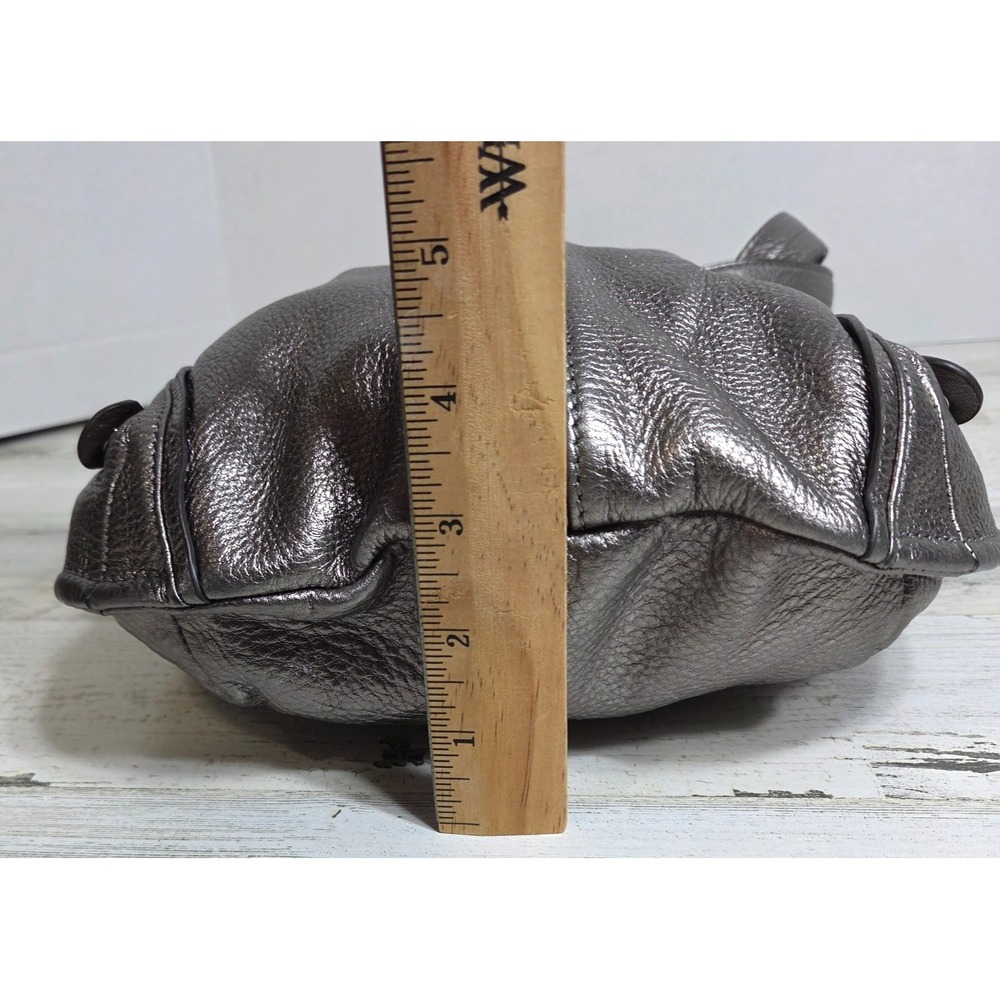 B. Makowsky Metallic Silver Pebbled Leather Crossbody Shoulder Bag Purse - Picture 12 of 16